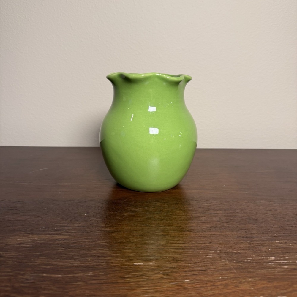 Crate And Barrel Green Fluted Ruffle Style 8 In Vase Eigen 5.5" Tall Retired